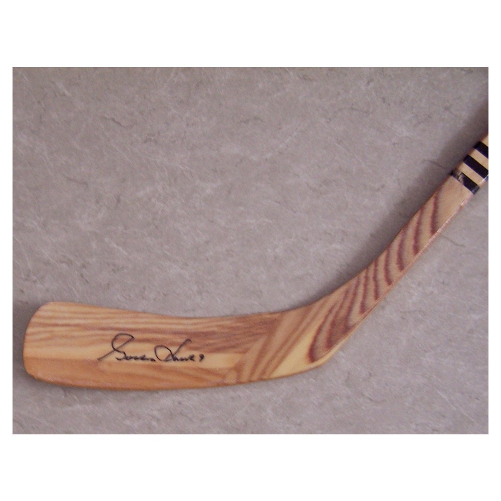 Gordie howe autographed stick