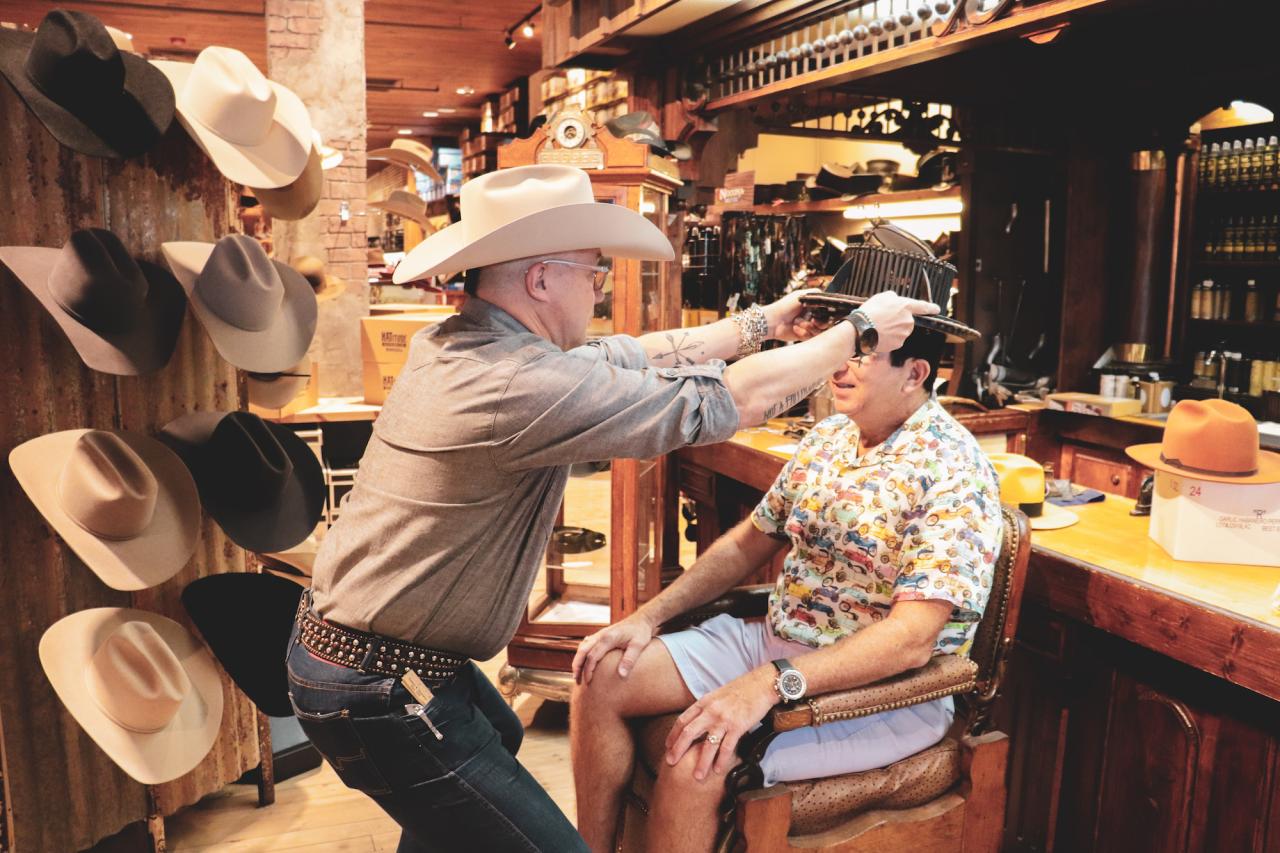 How are cowboy hats measured